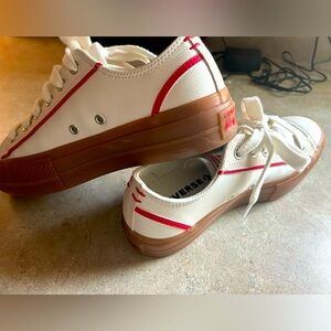 Converse Lift Leather Sneakers